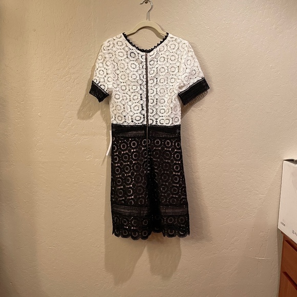 Black and white lace cocktail dress - Picture 2 of 4